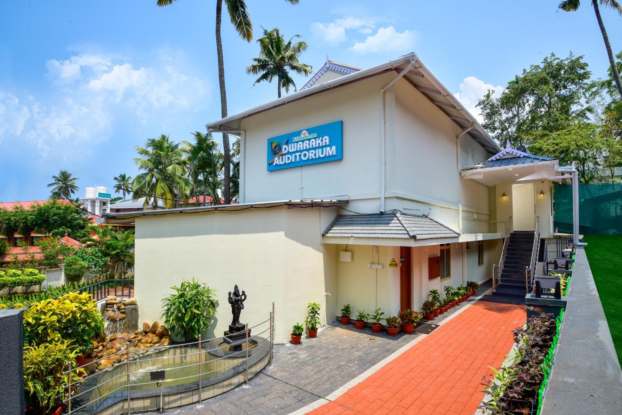 Krishnatheeram Ayur Holy Beach Resorts Варкала Экстерьер фото
