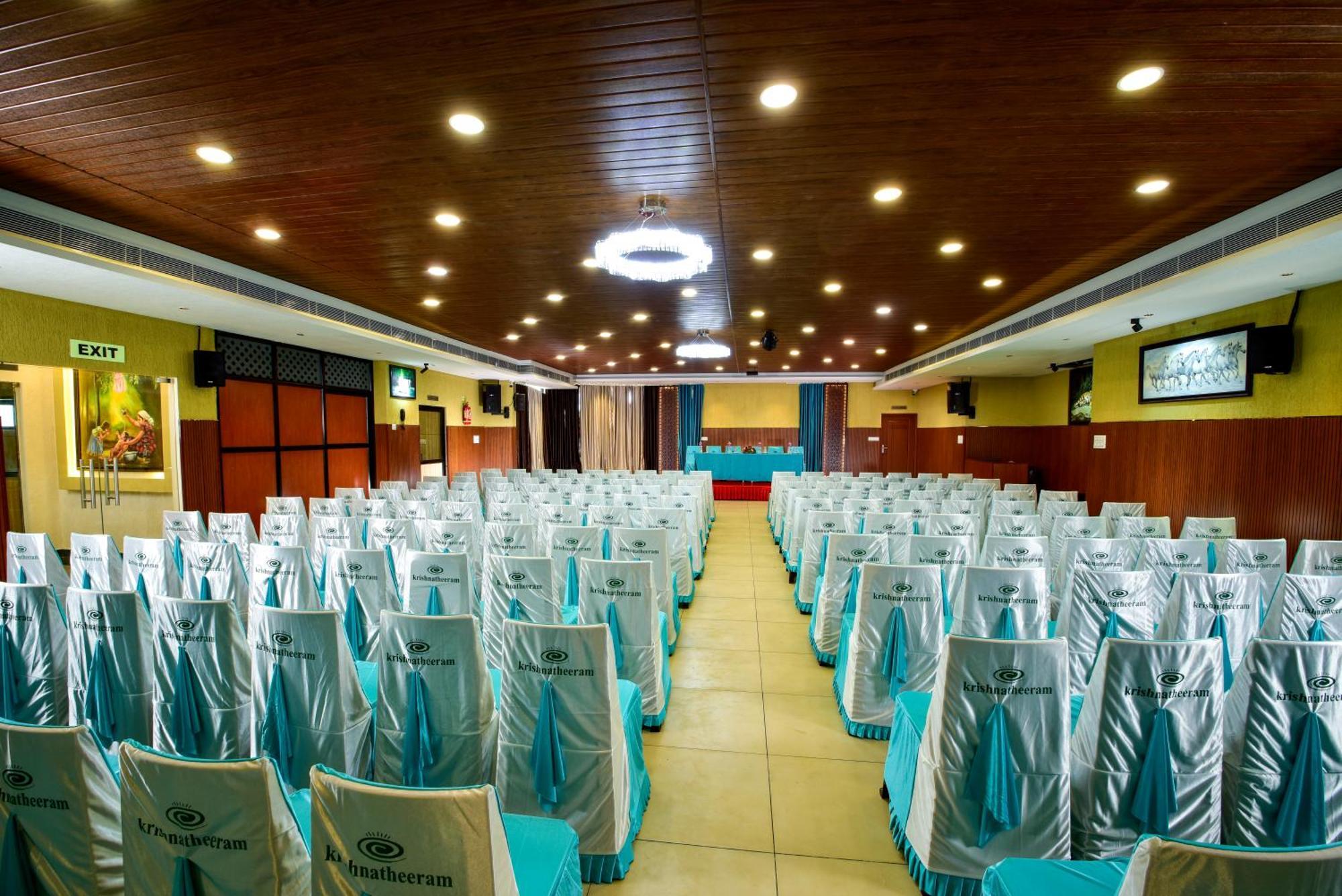 Krishnatheeram Ayur Holy Beach Resorts Варкала Экстерьер фото