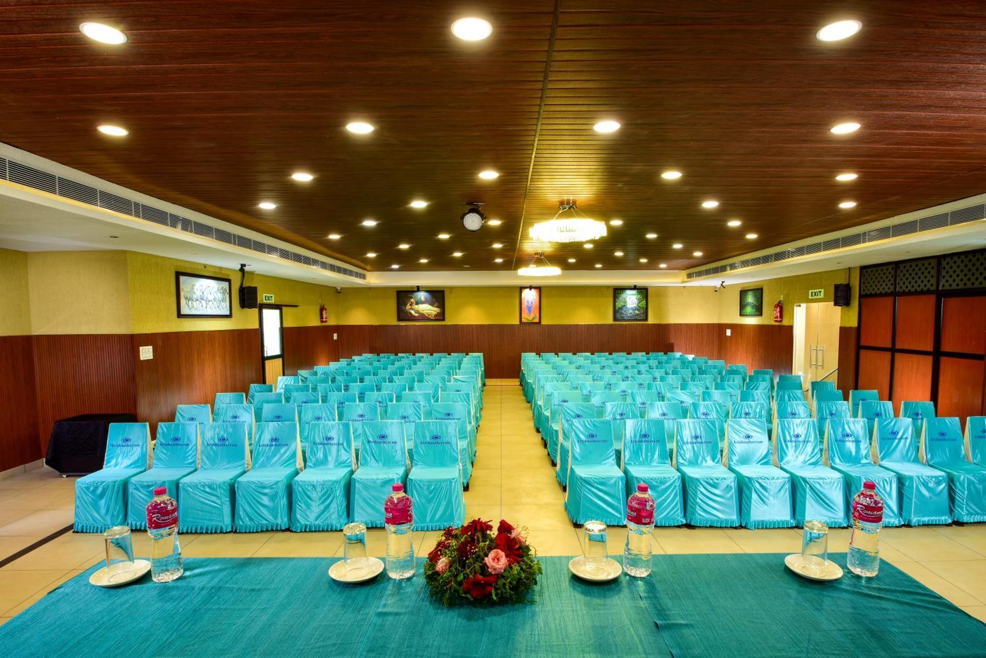 Krishnatheeram Ayur Holy Beach Resorts Варкала Экстерьер фото
